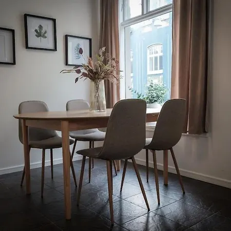 Apartment In The Heart Of Brosundet! Fully Equipped 3 Bed Ap *