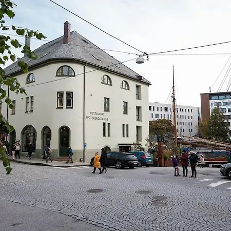 In The Heart Of Brosundet! Fully Equipped 3 Bed Ap * Alesund
