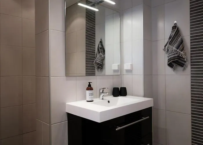 In The Heart Of Brosundet! Fully Equipped 3 Bed Ap *