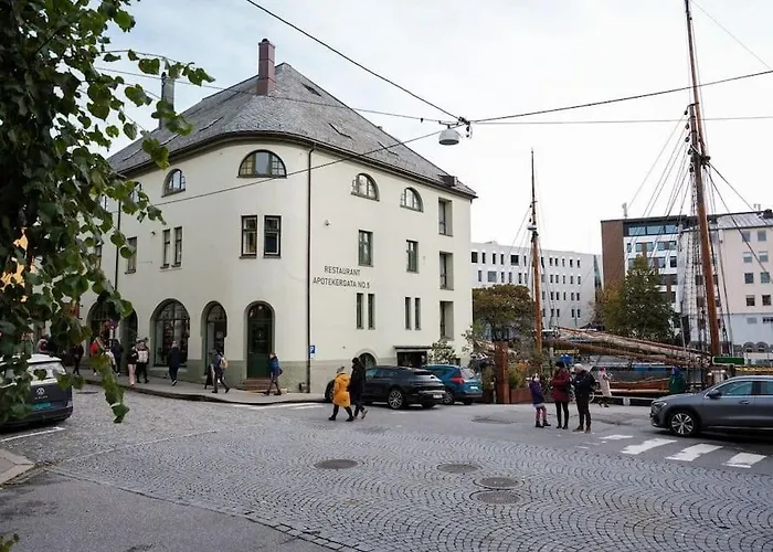 In The Heart Of Brosundet! Fully Equipped 3 Bed Ap * Ålesund