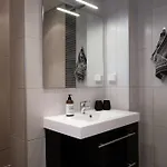 In The Heart Of Brosundet! Fully Equipped 3 Bed Ap *